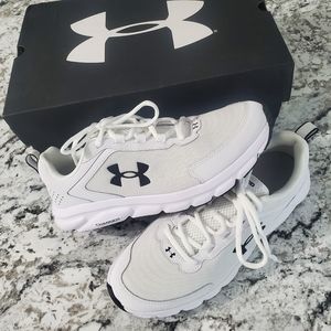 UA sz 11 under armour charged assert 9 women's shoes white